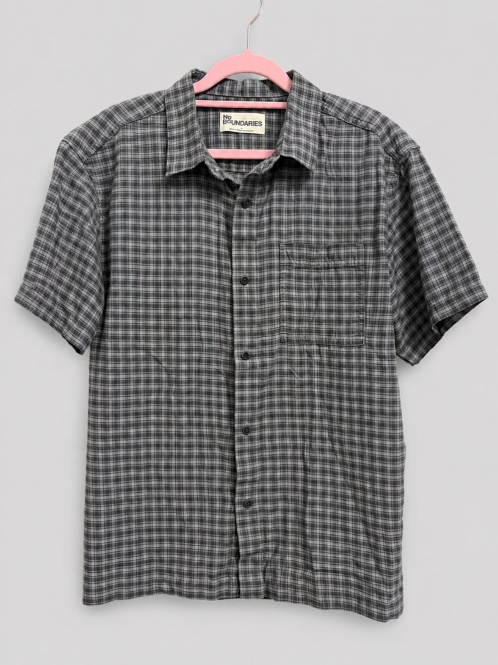 No Boundaries Gray Plaid Button-Up Shirt Men's Small Short Sleeve Casual